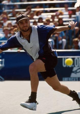Seinen großen Durchbruch hatte der US-Amerikaner Andre Agassi 1992 in Wimbledon, als er zunächst Boris Becker und John McEnroe bezwang und auch im Finale den Sieg über Ivanisevic erringen konnte. Seit Oktober 2001 ist er mit der ehemaligen Tennisspielerin Steffi Graf verheiratet.