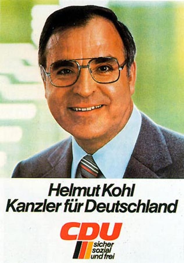 Doch der Erfolg bleibt aus: Trotz eines Stimmanteils von 48,6 Prozent schafft Kohl den Einzug ins Kanzleramt beim ersten Anlauf 1976 nicht. Noch im selben Jahr gibt Kohl das Ministerpräsidentenamt in Rheinland-Pfalz an seinen Parteifreund Bernhard Vogel ab und geht als Oppositionsführer nach Bonn.