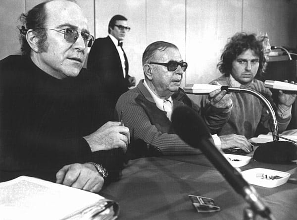 Daniel Cohn-Bendit 1974 als französischer Studentenführer (rechts) mit dem französischen Philosophen Jean-Paul Sartre (Mitte) und Baader-Meinhof Anwalt Klaus Croissant auf einer Pressekonferenz nach einem Besuch der RAF-Häftlinge in Stuttgart-Stammheim. Daniel Cohn-Bendit 1974 als französischer Studentenführer (rechts) mit dem französischen Philosophen Jean-Paul Sartre (Mitte) und Baader-Meinhof Anwalt Klaus Croissant auf einer Pressekonferenz nach einem Besuch der RAF-Häftlinge in Stuttgart-Stammheim.