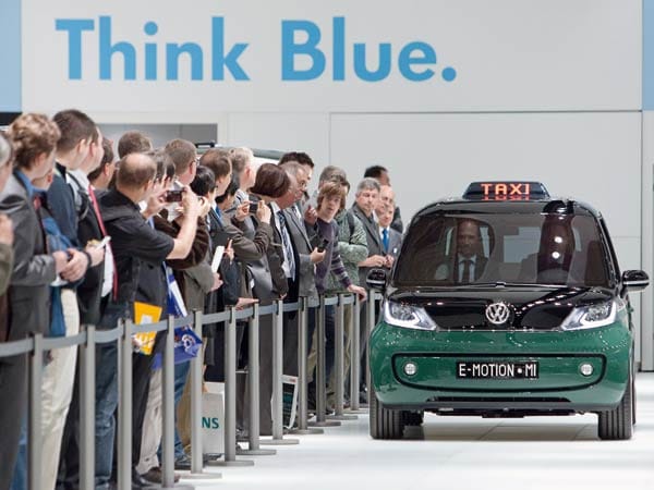 Das erste Elektroauto von VW ist für 2013 anvisiert - aber das Milano Taxi ist es nicht. Der Golf soll elektrifiziert werden.