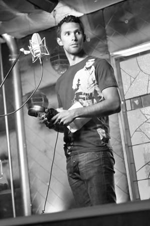 "The Flatstar"-Kandidat Alfonso traut sich auch ans Mikro. "The Flatstar"-Kandidat Alfonso traut sich auch ans Mikro.