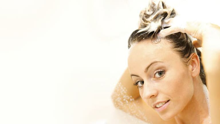 Shampoo: Shampoo für strapazierte Haare im Test.