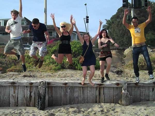 Die Kandidaten haben eine Menge Spaß am Strand. Die Kandidaten haben eine Menge Spaß am Strand.