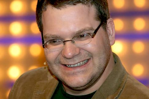 Showpraktikant Elton moderiert künftig die Kinderrateshow "1,2 oder 3".