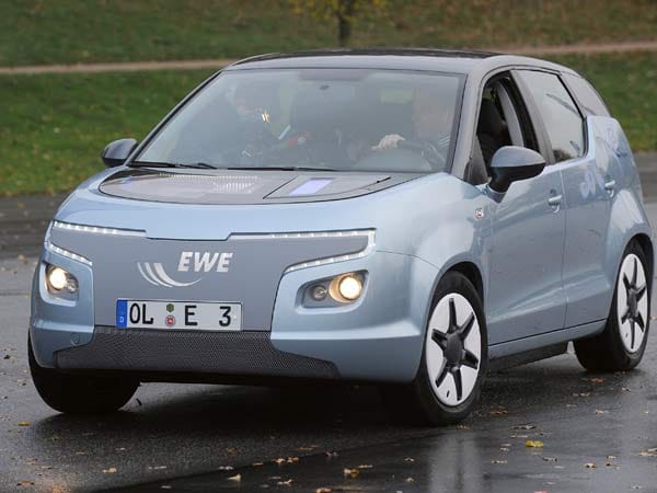 Karmann möchte 2012 mit einem Elektroauto angreifen - der E3 soll Strecken von rund 170 Kilometern zurücklegen können und eine Höchstgeschwindigkeit von 140 Kilometern pro Stunde erreichen.