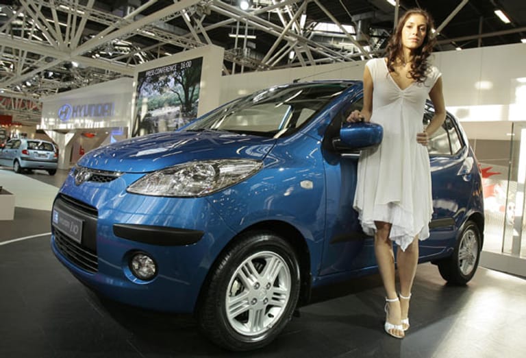 Auch der koreanische Kleinwagen-Spezialist Hyundai setzt auf die Elektromobilität. Ab 2012 gibt's vom i10 eine Elektronversion.