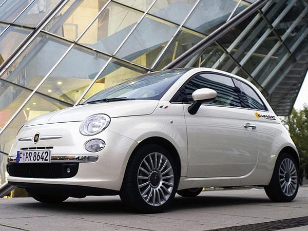 Karabag bietet den umgebauten Fiat 500 bereits an - 42.000 Euro kostet der Elektro-Kleinwagen.