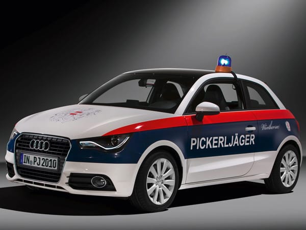 Könnte dem ein oder anderen der aus Deutschland angereisten Gäste einen Schrecken einjagen: Der Audi A1 als Pickerl-Kontrolleur.