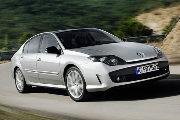 Dank "Relax Finanzierung" spart der Kunde beim Kauf eines Renault Laguna 1,6 Expression über 5000 Euro. Damit kostet er nur noch knapp über 17.000 Euro.