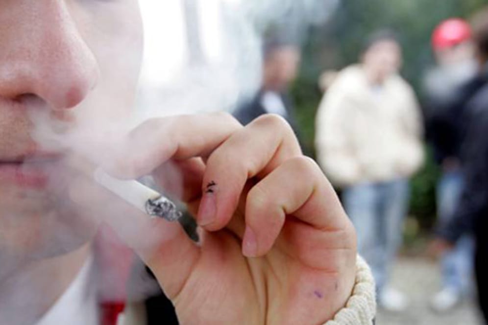 Rauchentwöhnung: Immer weniger junge Menschen rauchen.