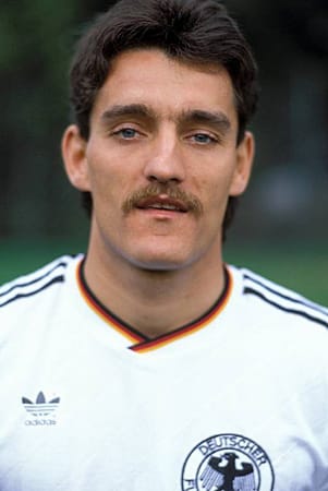 24 Jahre nach seiner Fast-WM-Teilnahme kennen den früheren Hamburger Stürmer Heinz Gründel nur noch Insider. Das liegt auch daran, dass ihn Franz Beckenbauer damals nicht mit nach Mexiko nimmt.