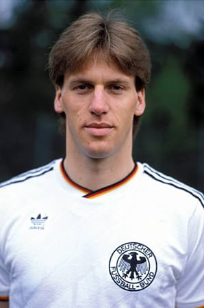 Der Uerdinger Wolfgang Funkel träumt 1986 nach einer großen Saison mit Bayer Uerdingen auch von der WM in Mexiko. Franz Beckenbauer aber entspricht dem Wunsch des damals 27-Jährigen nicht.