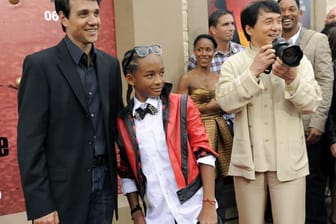 Am 7. Juni war die Premiere der Neuverfilmung von "Karate Kid" in Los Angeles. Der aktuelle Hauptdarsteller Jaden Smith (2. v. l.), Will Smiths Sohn, traf dabei auf Ralph Macchio (links) - den Protagonisten aus der Originalverfilmung von 1984.
