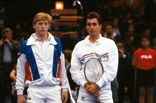 05. Dezember 1988 - Sein Wimbledon-Sieg machte ihn über Nacht zum Helden, der Sieg im Masters-Finale gegen Ivan Lendl aber beweist, dass Becker irgendwann einmal die Nummer eins der Welt sein wird. In 4:42 Stunden gewann er 5:7, 7:6, 3:6, 6:2, 7:6.