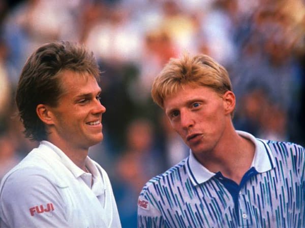 09. Juli 1989 - Stellvertretend für die vielen großen Matches dieser beiden Rivalen: Nach seiner Final-Niederlage im Jahr zuvor revanchiert sich Becker beim Schweden Stefan Edberg und feiert mit dem 6:0, 7:6, 6:4 im Endspiel seinen dritten Triumph in Wimbledon.