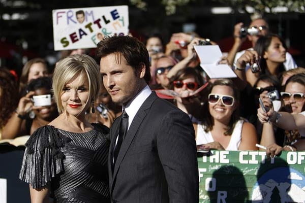 Peter Facinelli, der wieder Vampirvater Carlisle Cullen spielt, und seine Ehefrau Jennie Garth, bekannt aus "Beverly Hills 90210".