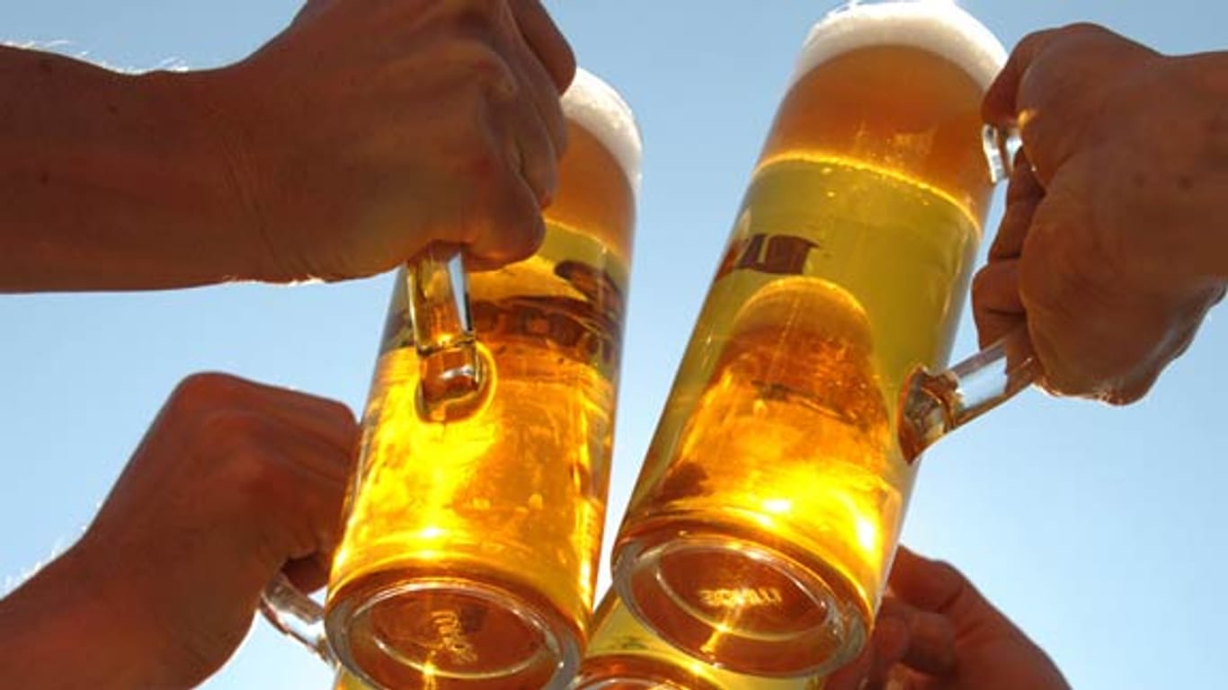 Bier schmeckt nur, wenn es bei Hitze die richtige Trinktemperatur hat.