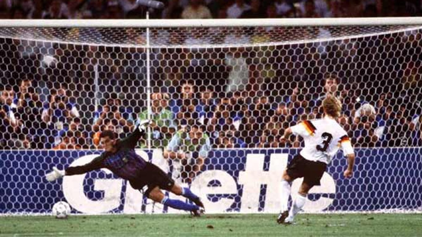 8. Juli 1990: Vier Jahre später rächt Andi Brehme per Elfmeter die Final-Niederlage von Mexiko.
