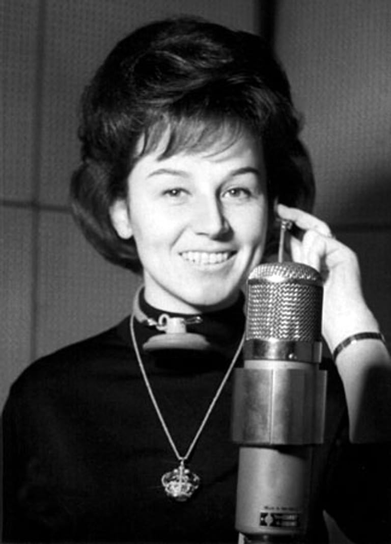 FotoShow Schlagersängerin Lolita