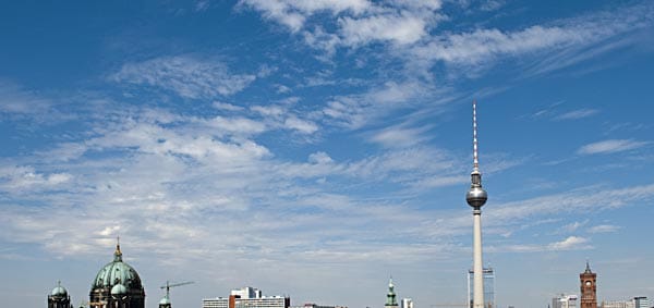 Heiß, aber nicht wolkenlos: Der Himmel über Berlin
