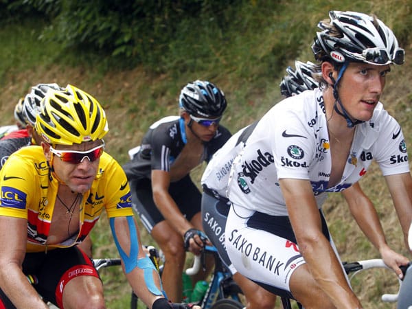 Im Ziel übernahm Andy Schleck das Gelbe Trikot von Cadel Evans, der am Col de la Madeleine einbrach.