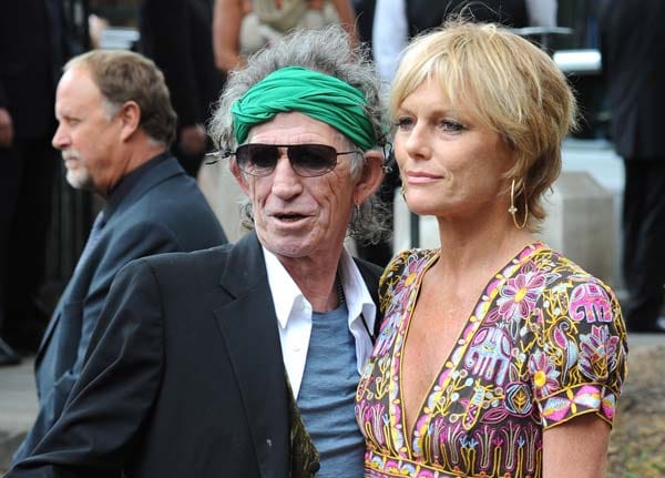 Liebe, unvergänglich wie ein Stones-Klassiker: An seinem 40. Geburtstag im Jahr 1983 ehelichte Rolling-Stones-Gitarrist Keith Richards das amerikanische Model Patti Hansen. Die beiden sind bis heute verheiratet und haben zwei Töchter. Wer hätte dem wilden Keith dereinst so viel Familiensinn zugetraut?