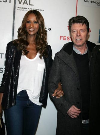 Bodenständig und absolut skandalfrei: Seit 1992 ist David Bowie mit dem Model Iman Abdulmajid verheiratet. Seit 2000 haben die beiden eine Tochter namens Alexandria Zarah .