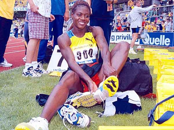 Und sie läuft und läuft: 1999 gewinnt die 40-Jährige in Nürnberg über 100 Meter.