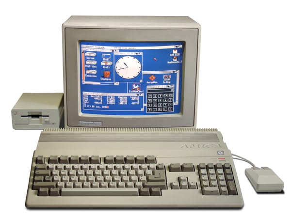 Der Amiga 500 war das erfolgreichste Modell und stand zum Spiele zocken in vielen Kinderzimmern und Wohnungen.