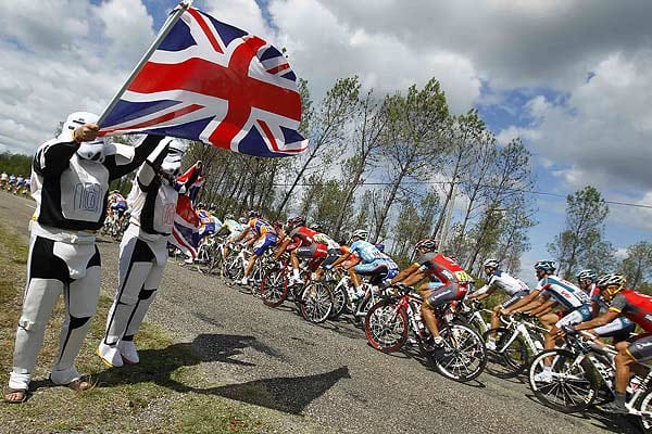 Von einem anderen Stern: Auch britische Außerirdische verfolgen die Tour de France und durften am Ende über den Sieg von "Landsmann" Mark Cavendish jubeln.