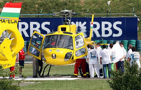 Massa wurde per Hubschrauber ins Krankenhaus geflogen, dort in ein künstliches Koma versetzt