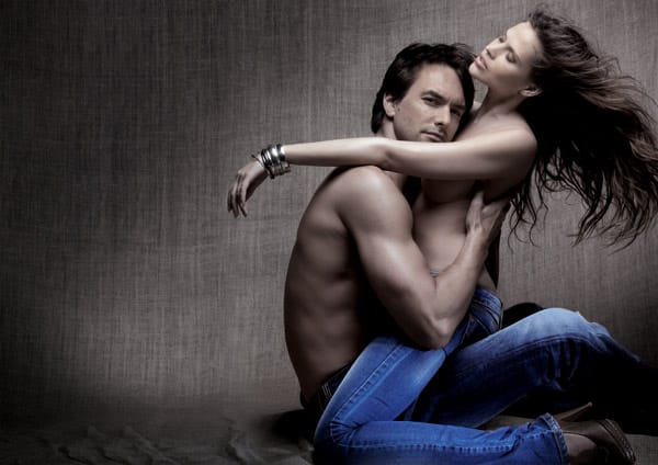 Marcus Schenkenberg und Hana Nitsche strahlen beim Fotoshooting Vertrautheit aus. Marcus Schenkenberg und Hana Nitsche strahlen beim Fotoshooting Vertrautheit aus.