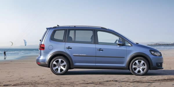 Der neue VW Cross-Touran schließt nach den im Frühjahr 2010 debütierten Cross-Polo und Cross-Golf die Lücke in der Cross-Lifestyle-Familie. Der neue VW Cross-Touran schließt nach den im Frühjahr 2010 debütierten Cross-Polo und Cross-Golf die Lücke in der Cross-Lifestyle-Familie.