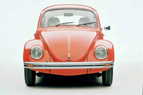 Der VW Käfer ist mit großem Abstand beliebtester Oldtimer in Deutschland.25.505 Fahrzeuge dieses Modells waren Ende 2010 zugelassen.