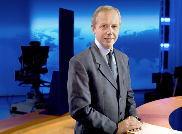 Tom Buhrow wurde 2006 Nachfolger des TV-Urgesteins Ulrich Wickert bei den "Tagesthemen". Ende Mai 2013 wurde er zum neuen Intendanten des WDR gewählt, am 16. Juni moderierte er zum letzten Mal die "Tagesthemen". Sein Nachfolger ist der bisherige ARD-Studioleiter in New York, Thomas Roth.