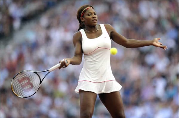Platz 2: In der Weltrangliste liegt sie ganz vorne, mit 20,2 Millionen Dollar Jahreseinkommen immerhin auf Platz zwei der Forbes-Liste. Was macht man mit so viel Geld? Serena Williams kaufte sich in den Football-Klub Miami Dolphins ein.