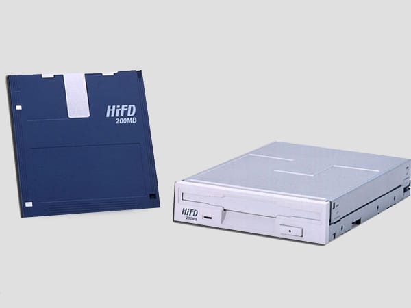 SuperDisk/HiFD-Laufwerke