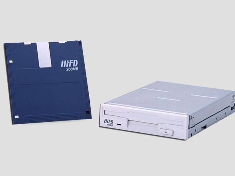 SuperDisk/HiFD-Laufwerke