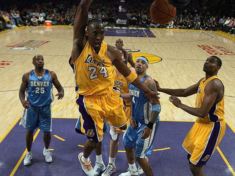 Kobe Bryant schaffte den Sprung in die NBA direkt von der Highschool. 1996 drafteten ihn die Charlotte Hornets, verschoben ihn aber direkt zu den Los Angeles Lakers weiter. Dort wurde der Guard zusammen mit Shaquille O'Neal dreimal Meister. Nach Shaqs Wechsel gewann Bryant noch zwei weitere Titel und wurde 2008 MVP der Liga. In die Geschichte ging Bryant durch sein 81-Punkte-Spiel gegen die Toronto Raptors 2006 ein. Das ist die zweithöchste Punktzahl, die ein NBA-Spieler je erzielt hat.