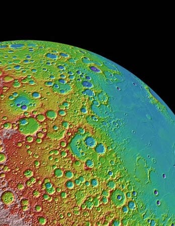 Der Trick dahinter: Statt wie bisher auf Fotos zurückzugreifen, haben die Wissenschaftler die gesamte Mondoberfläche mit einem Laser-Höhenmesser an Bord der Nasa-Mondsonde "Lunar Reconnaissance Orbiter" vermessen, die den Mond seit gut einem Jahr umkreist.