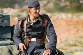 Kreta 1943: der deutsche Soldat Max Schmeling (Henry Maske) bekommt den Auftrag, einen englischen Kriegsgefangenen zu überführen. Während des langen Marsches erzählt Schmeling von seinem Leben als Boxer.