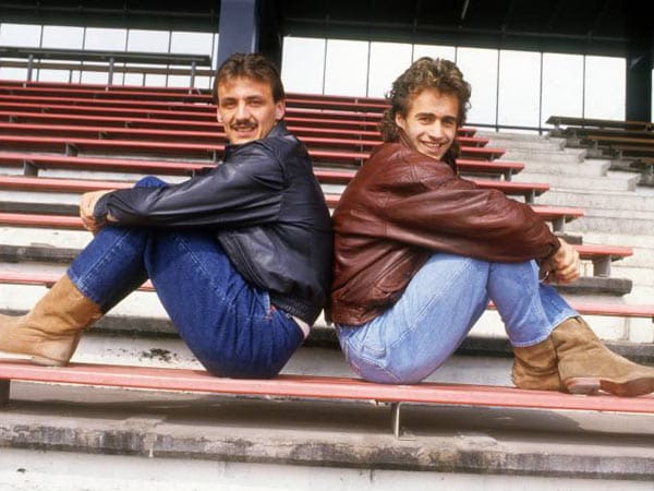 Cowboys unter sich: Jürgen Kohler (li.) und Maurizio Gaudino in Leder, Jeans und Wildleder.