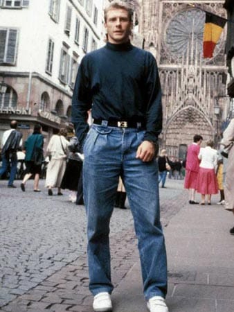 Wolfgang Wolff setzt auf Rolli in der Jeans und beim Schuhwerk auf praktischen Klettverschluss.