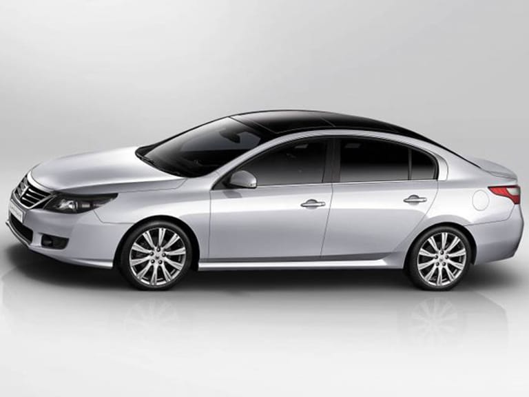 Auto-Neuheiten 2011: Kein polarisierendes Design mehr - der Renault Latitude ersetzt den erfolglosen Vel Satis.