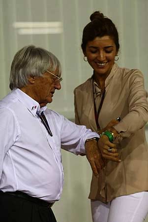 Bernie Ecclestone liebt junge Frauen, seine aktuelle Freundin Fabiana Flosi ist stolze 48 Jahre jünger als Ecclestone.