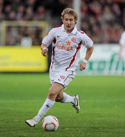 Lewis Holtby ist einer der Stars der Mainzer "Boygroup", die in dieser Saison die Bundesliga aufmischt. Der von Schalke ausgeliehene U21-Nationalspieler bekommt eine Million Euro jährlich.