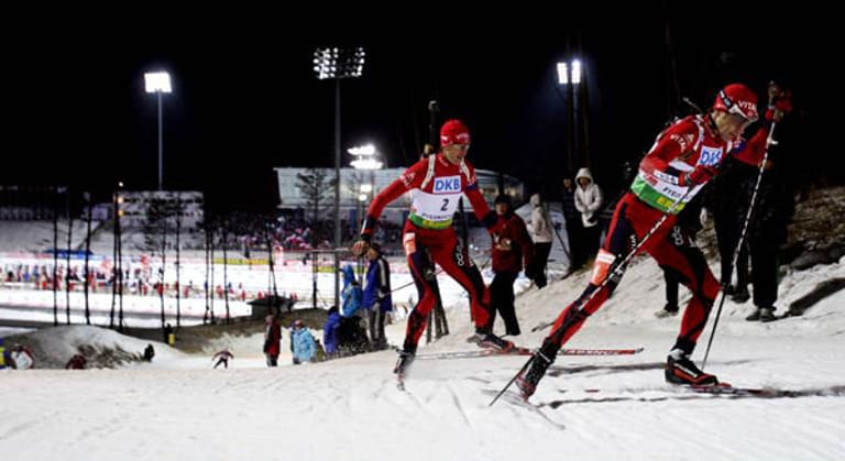 In der Männerverfolgung war Biathlon-Star Ole-Einer Björndalen 2009 in Pyeongchang falsch abgebogen. Ein gutes Dutzend Athleten folgte ihm wie Lemminge. Der Norweger und seine Verfolger wurden zunächst mit einer Zeitstrafe von 60 Sekunden belegt. Später nahm die Jury diese Entscheidung wieder zurück und Björndalen durfte sich schließlich doch über die Goldmedaille freuen.