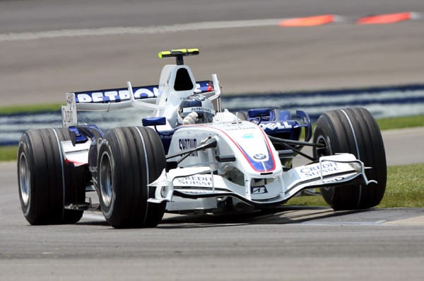 2007 in Indianapolis darf Vettel erstmals im Rennen Gas geben und fährt als Achter direkt in die Punkte.