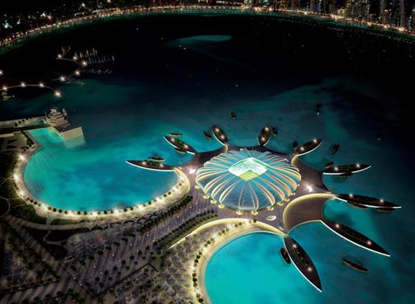 Das Doha Port Stadium erinnert ein wenig an die künstlichen Inseln vor Dubai. Mit 150 Millionen Euro Baukosten ist es noch vergleichsweise günstig. Gut 45.000 Menschen finden in dieser Arena Platz, die wie alle WM-Stadien wegen des heißen Klimas voll klimatisiert sein soll.