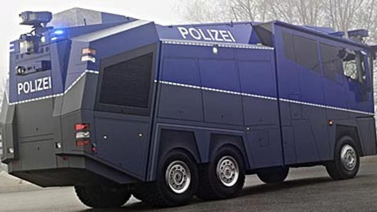 WAWE 10000 Kritik an neuem SuperWasserwerfer